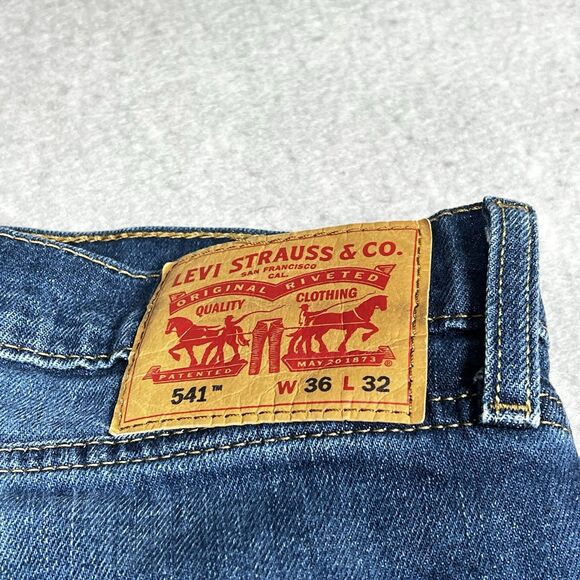 Levis 541 Jeans Mens 36 Blue Denim Tapered Leg Athletic Fit Stretch Pockets - Picture 13 of 15